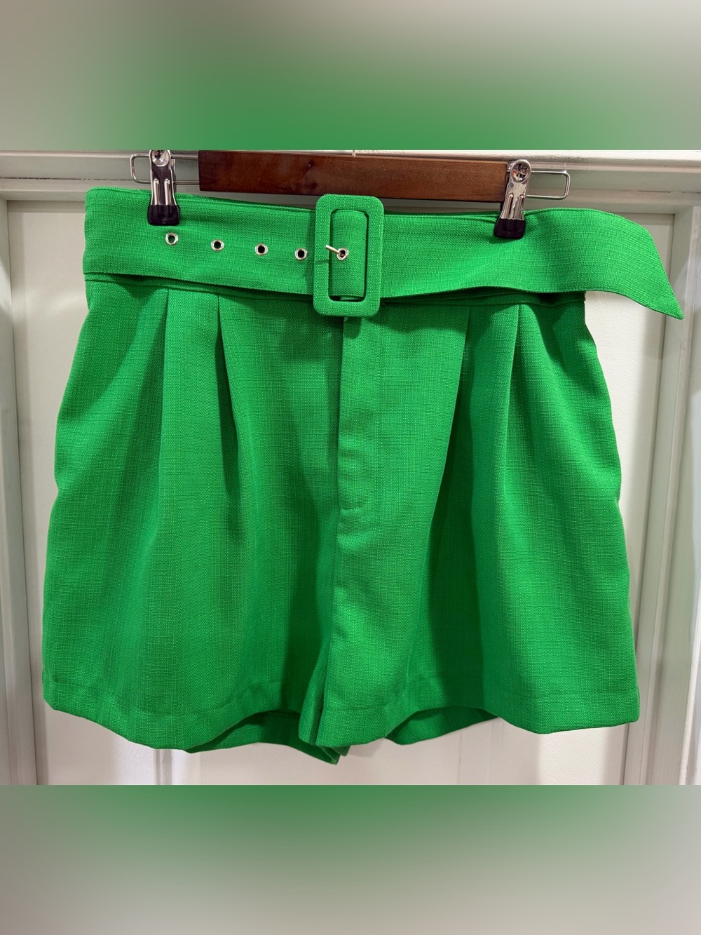 Flying Tomato Seal The Deal High Waisted Belted Pleated Shorts Size Large